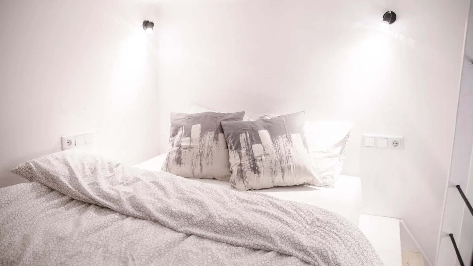 Aparthotel Lion Apartments Krakow Poland