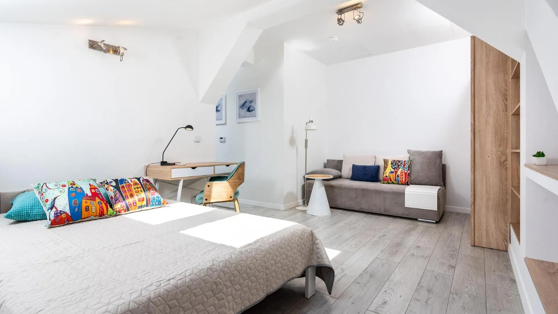 Aparthotel Lion Apartments Krakow Poland
